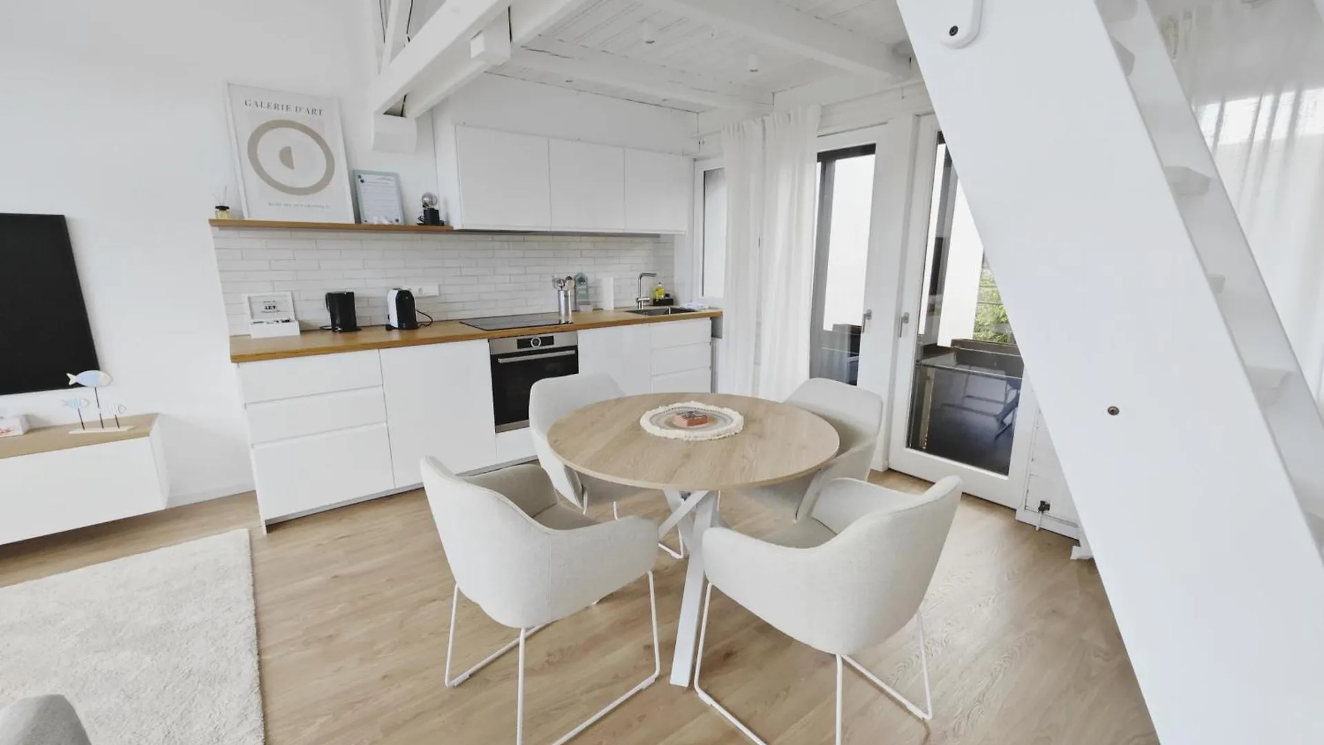 Ticasa Atelier-Parkplatz-Unique-Flughafen-Messe Apartment Steinenbronn